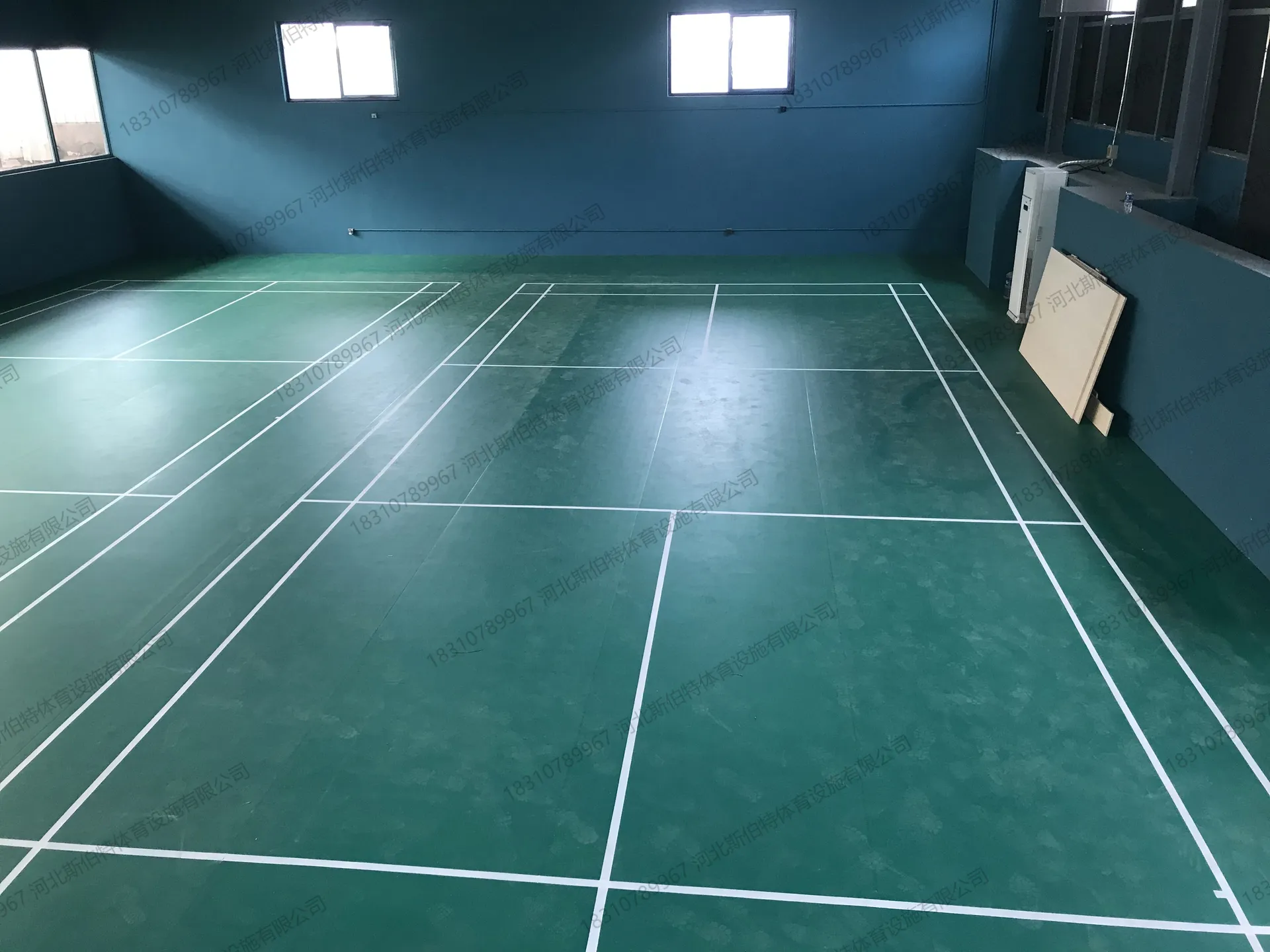 竣工效果：双胶合板地面与盆景园空间