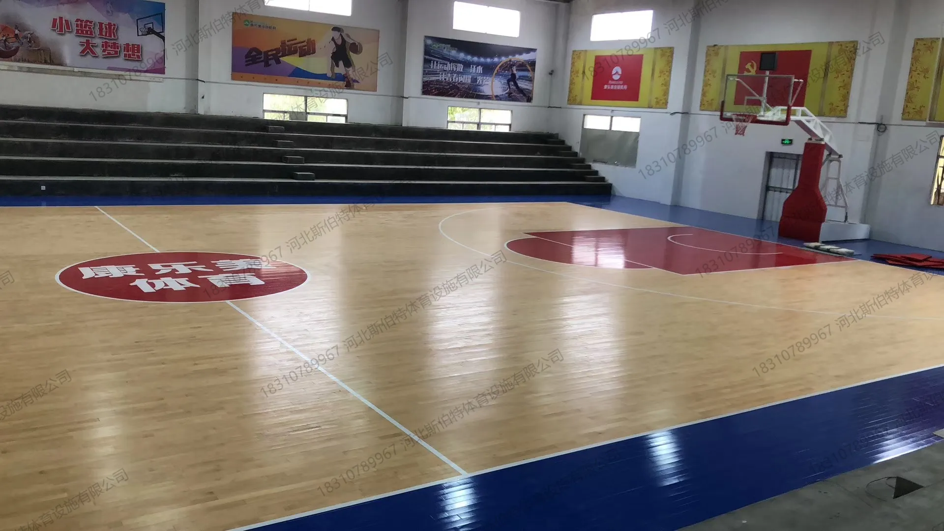 湖南衡阳康乐美体育篮球馆：运动木地板红色彩漆分区案例 - 第 1 张