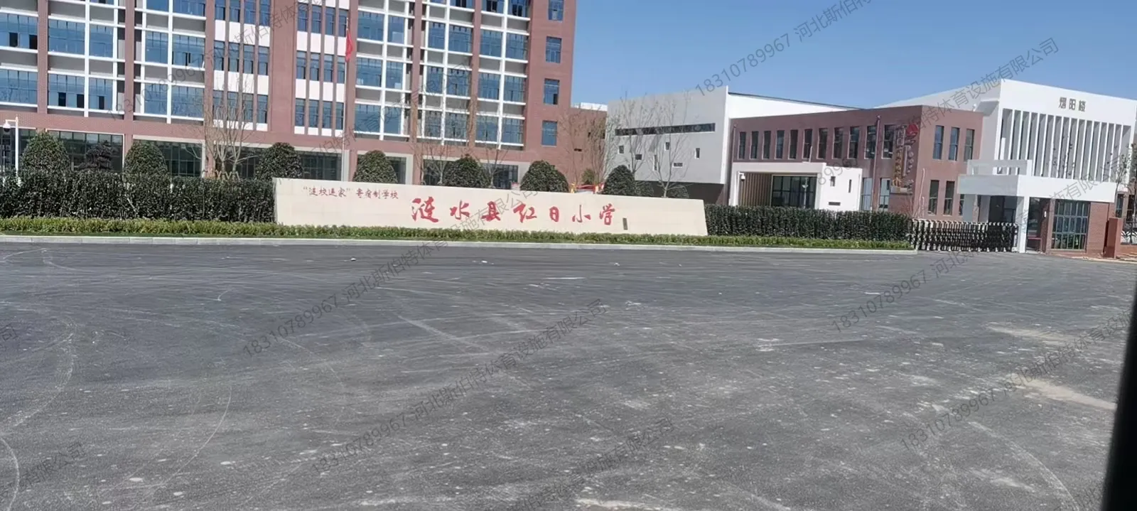 学校外景:涟水县红日小学校门,红砖教学楼,校园环境