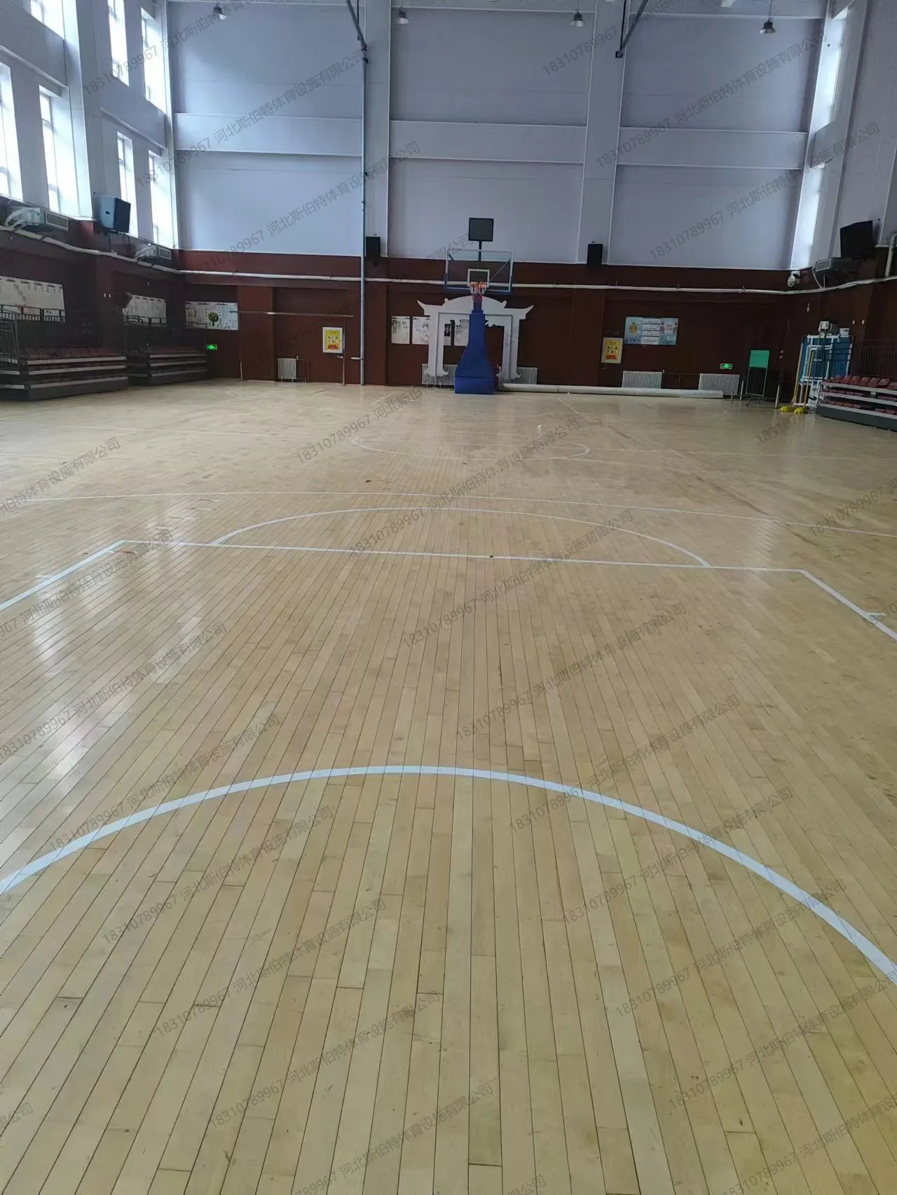 标线完成：篮球场地白色标线清晰规范