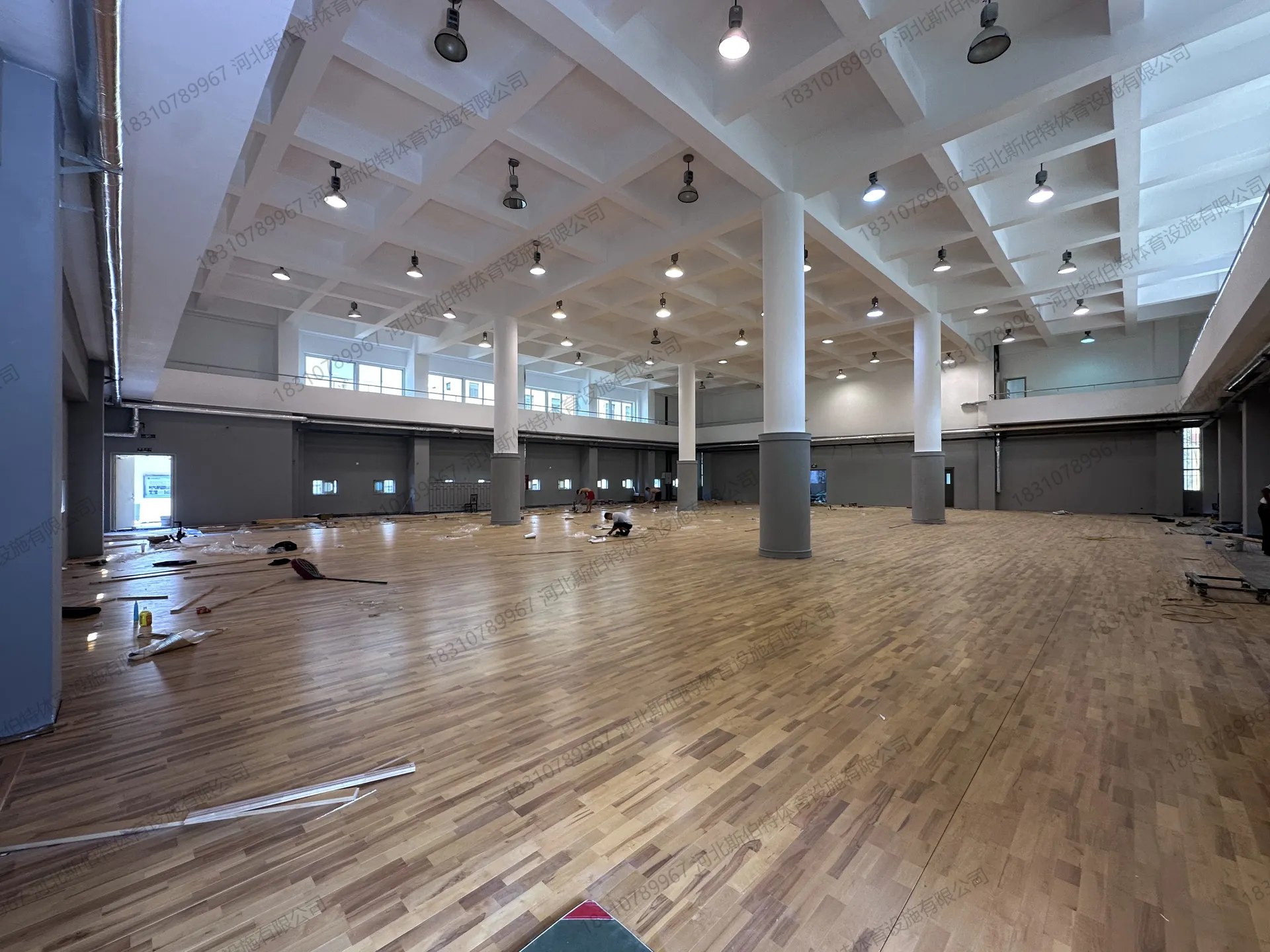 场地铺设基本完成，材料待清理