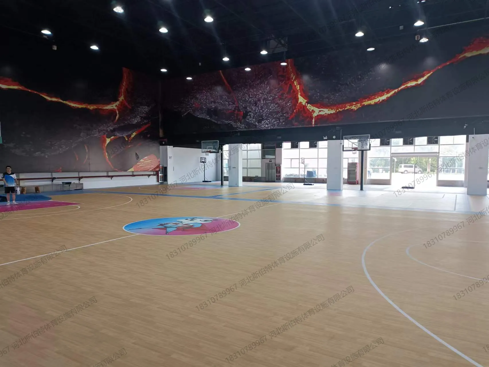 浙江嘉兴极动体育会展中心2980平方米枫木纹宝石纹定制运动木地板案例 - 第 5 张