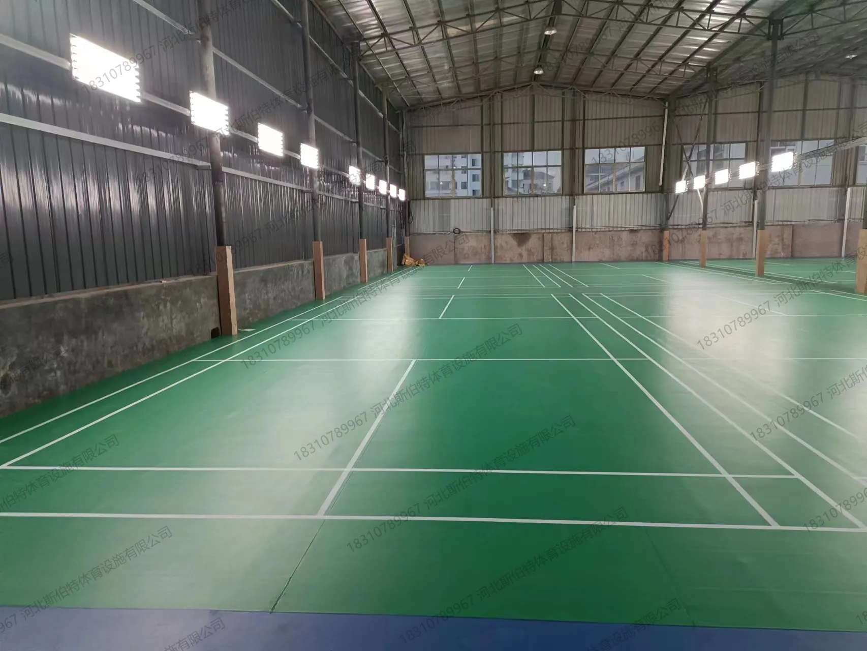 浙江金华婺城区1050平方米双胶合板单龙骨4.5宝石纹地胶运动木地板案例 - 第 2 张
